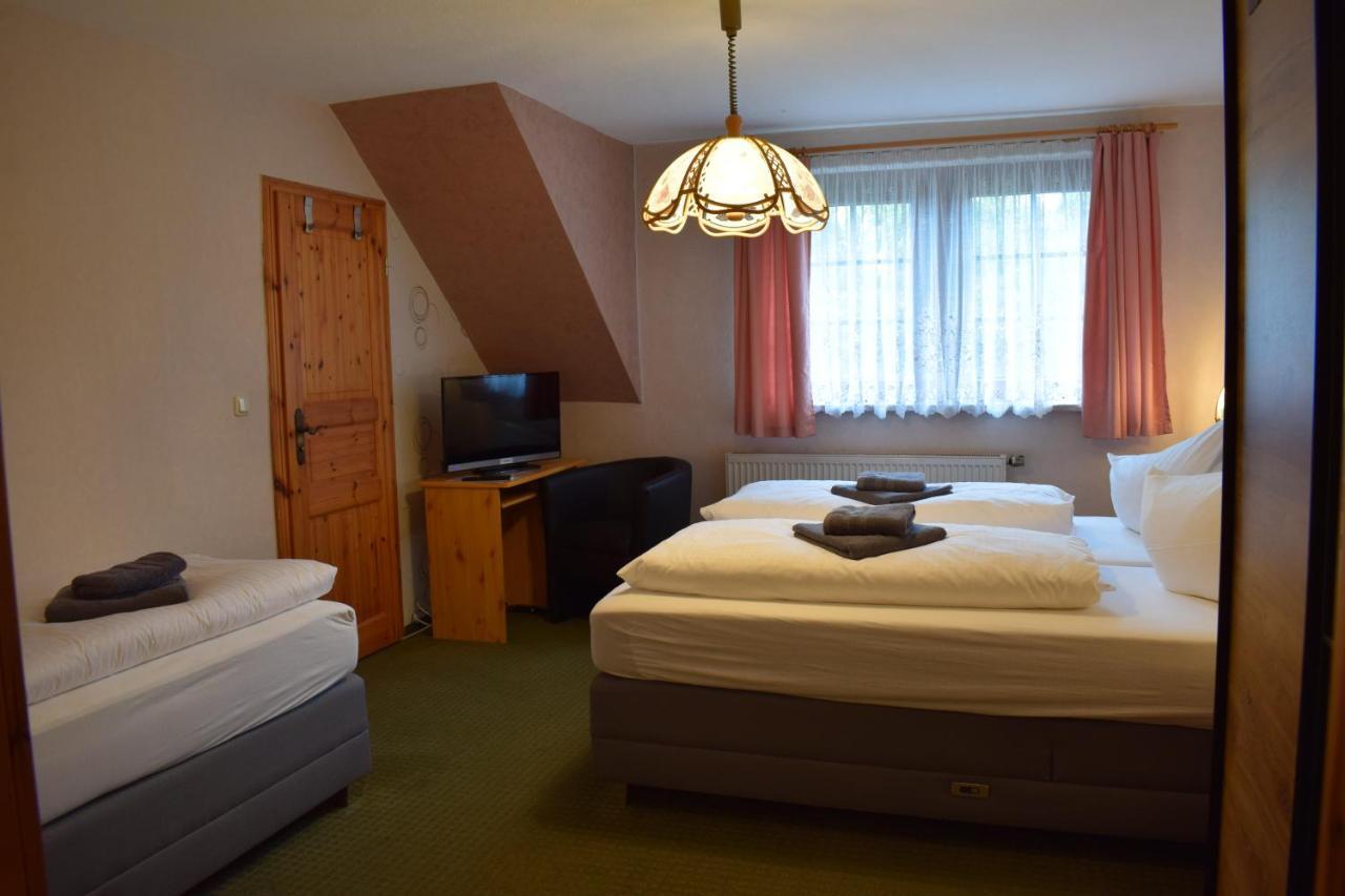 Landhotel "Lichte Aue" Lichtenau Stutzengrun Екстериор снимка