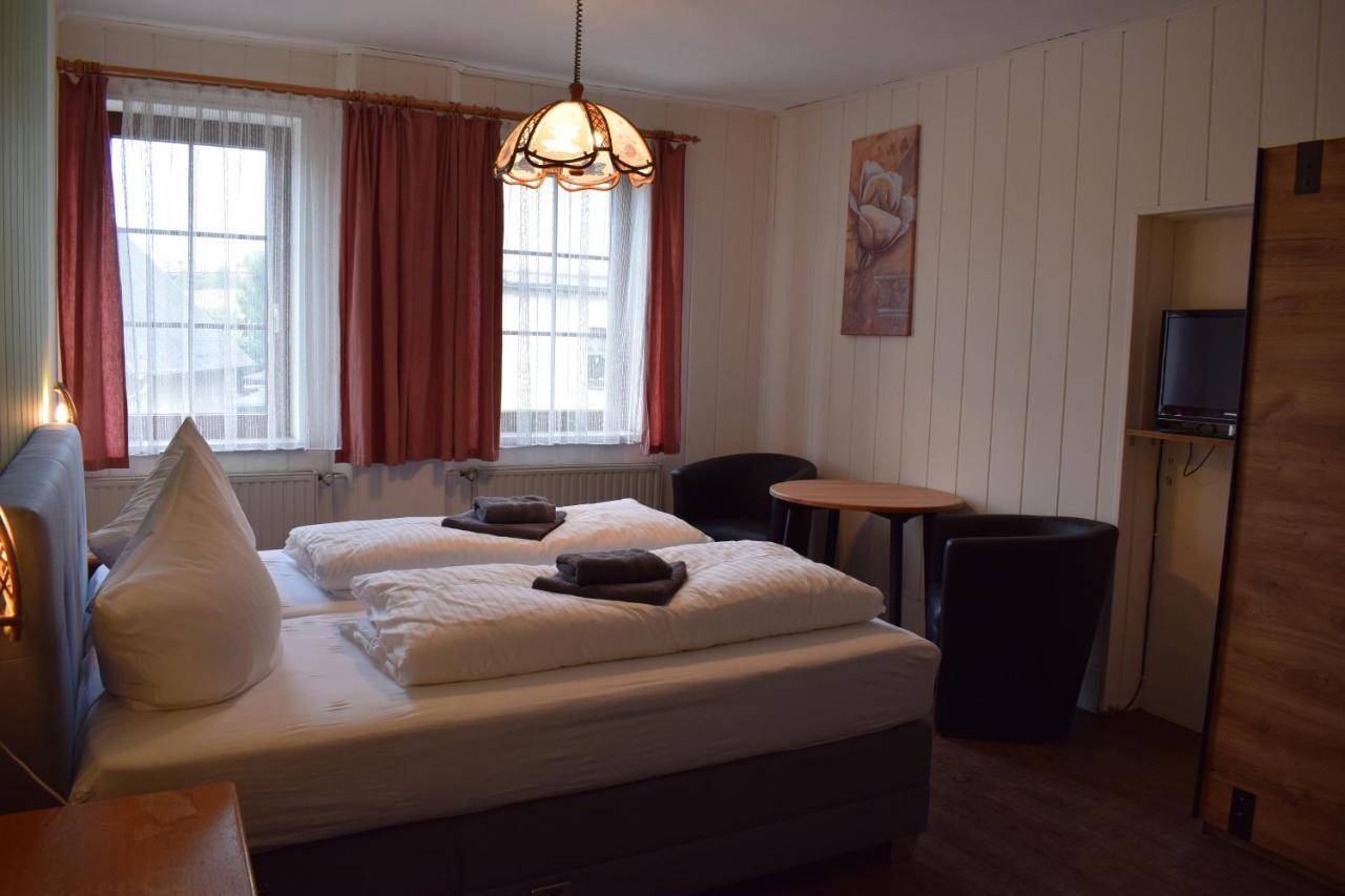 Landhotel "Lichte Aue" Lichtenau Stutzengrun Екстериор снимка